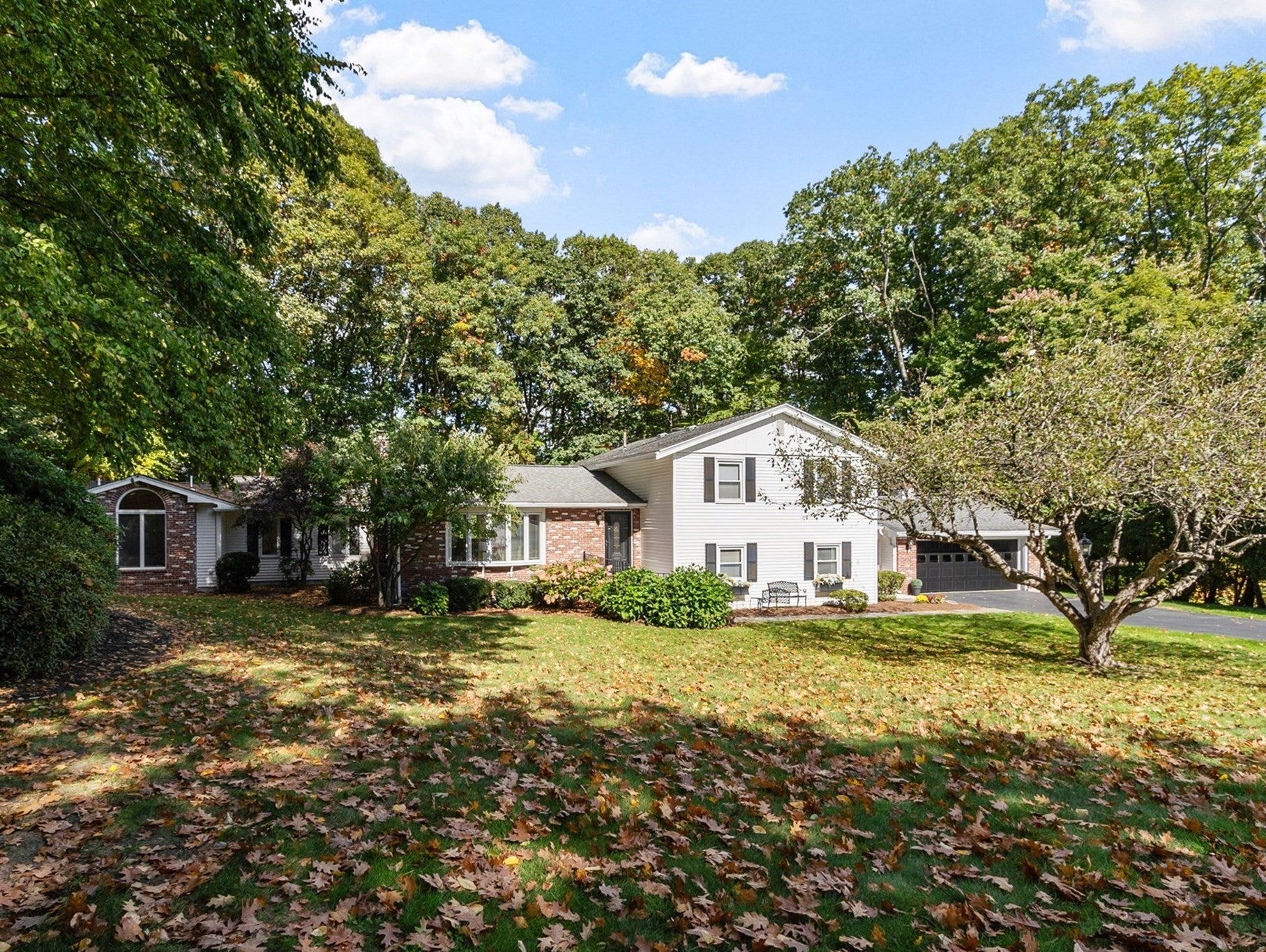 Photo of 21 Norfolk Drive, Leominster, MA
