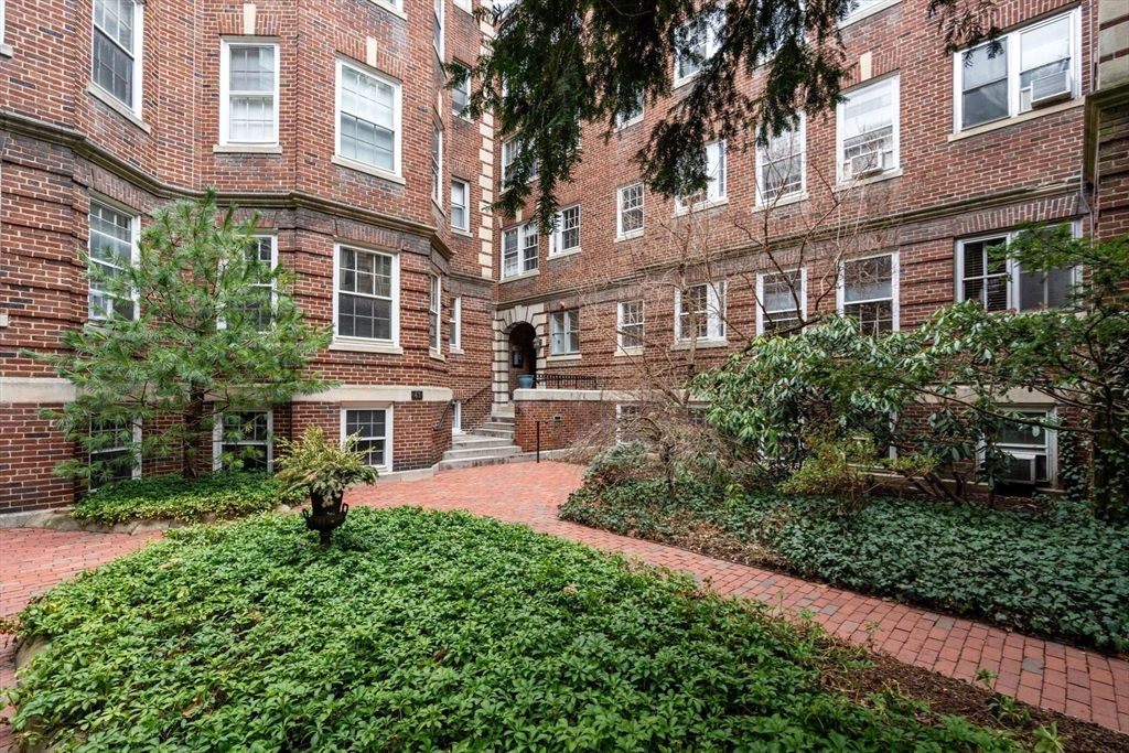 41 Linnaean St. 45