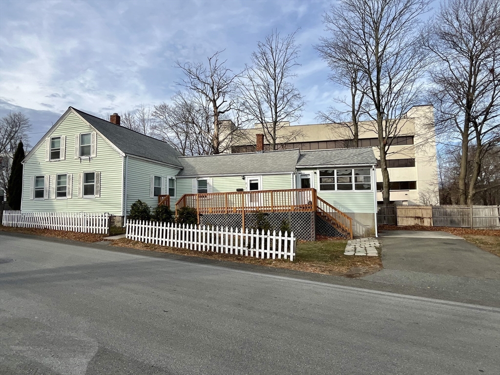12 Cottage St