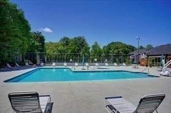 Natick, Massachusetts 01760, United States, 1 Bedroom Bedrooms, ,1 BathroomBathrooms,Residential,Pending,121002