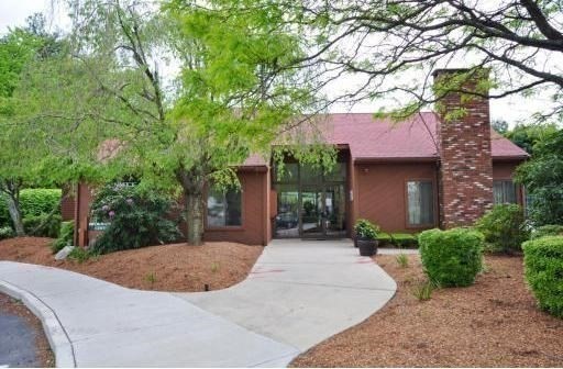 Natick, Massachusetts 01760, United States, 1 Bedroom Bedrooms, ,1 BathroomBathrooms,Residential,Pending,121002