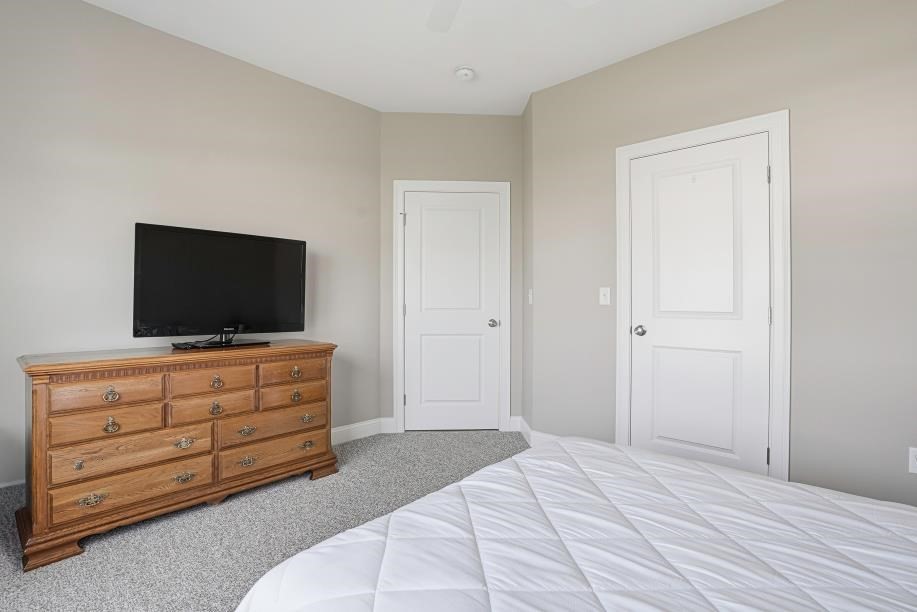 170 Stone Hill Dr 170