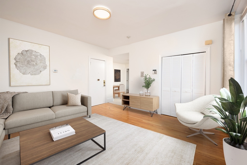 362 Commonwealth Ave 4E