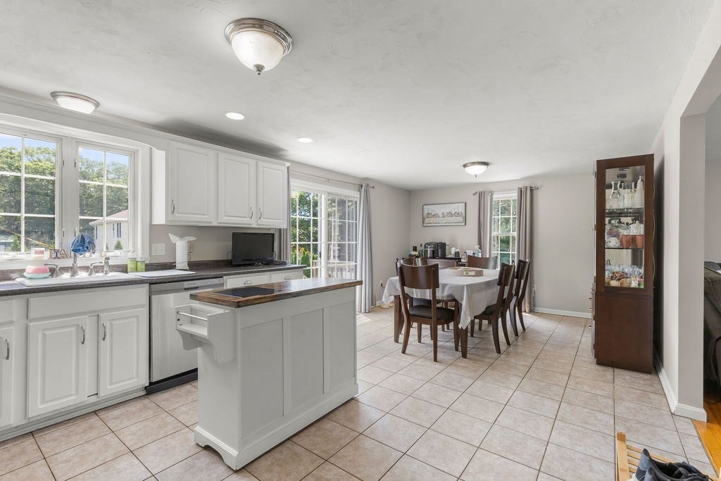 Photo of 413 Huttleston Ave, Fairhaven, MA 02719 (MLS # 73555859)