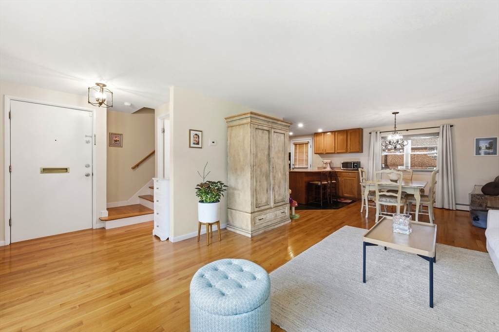 130 Kingston St 130