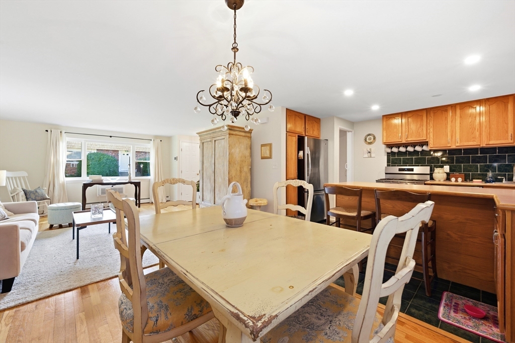 130 Kingston St 130