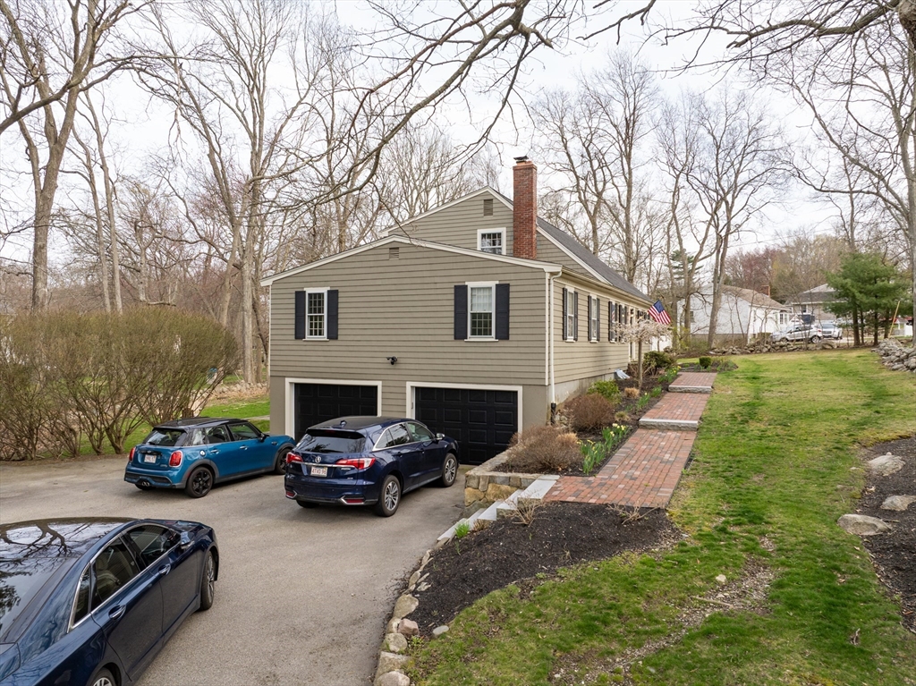51 Mann Lot Rd
