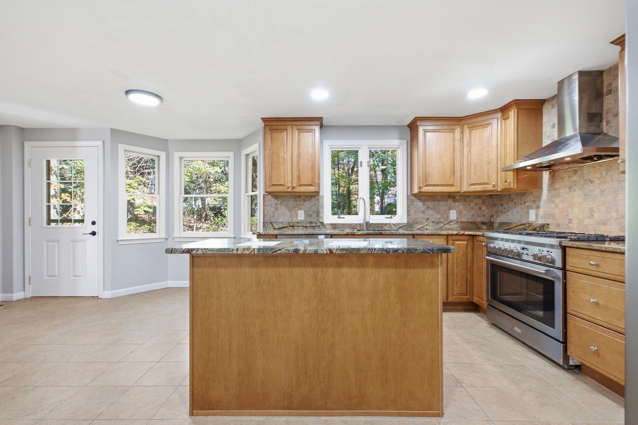 255 Haymeadow Rd, North Andover, MA Photo #16