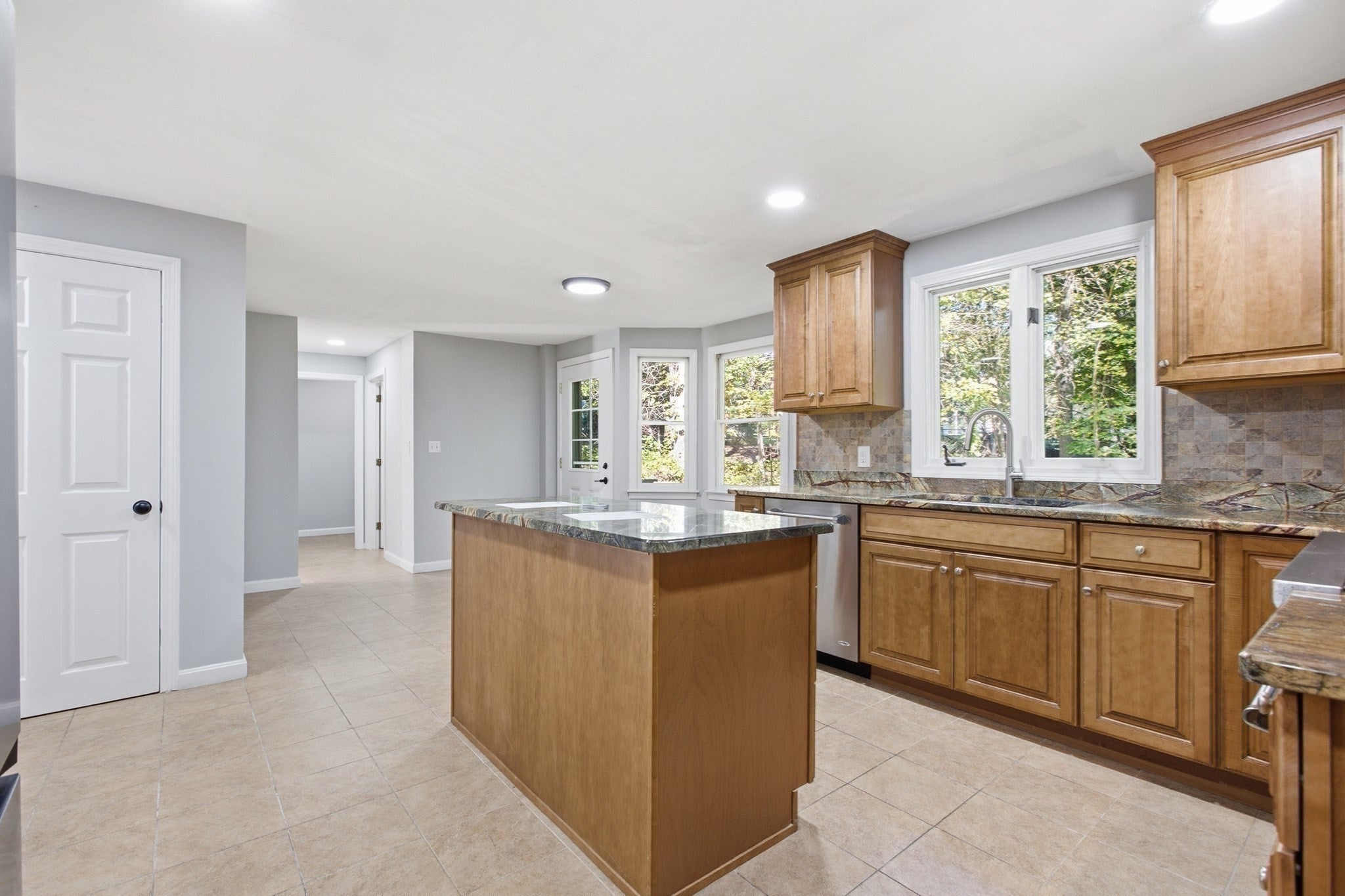 255 Haymeadow Rd, North Andover, MA Photo #15