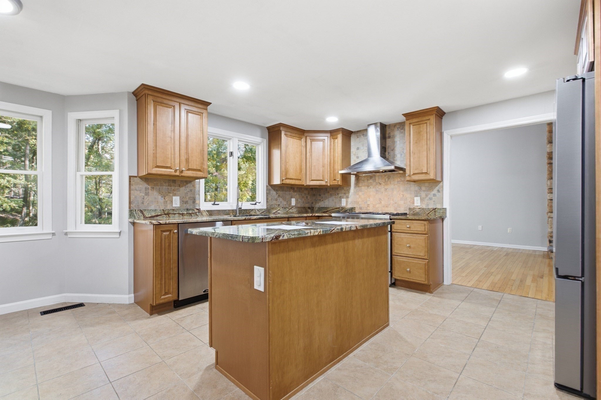 255 Haymeadow Rd, North Andover, MA Photo #11