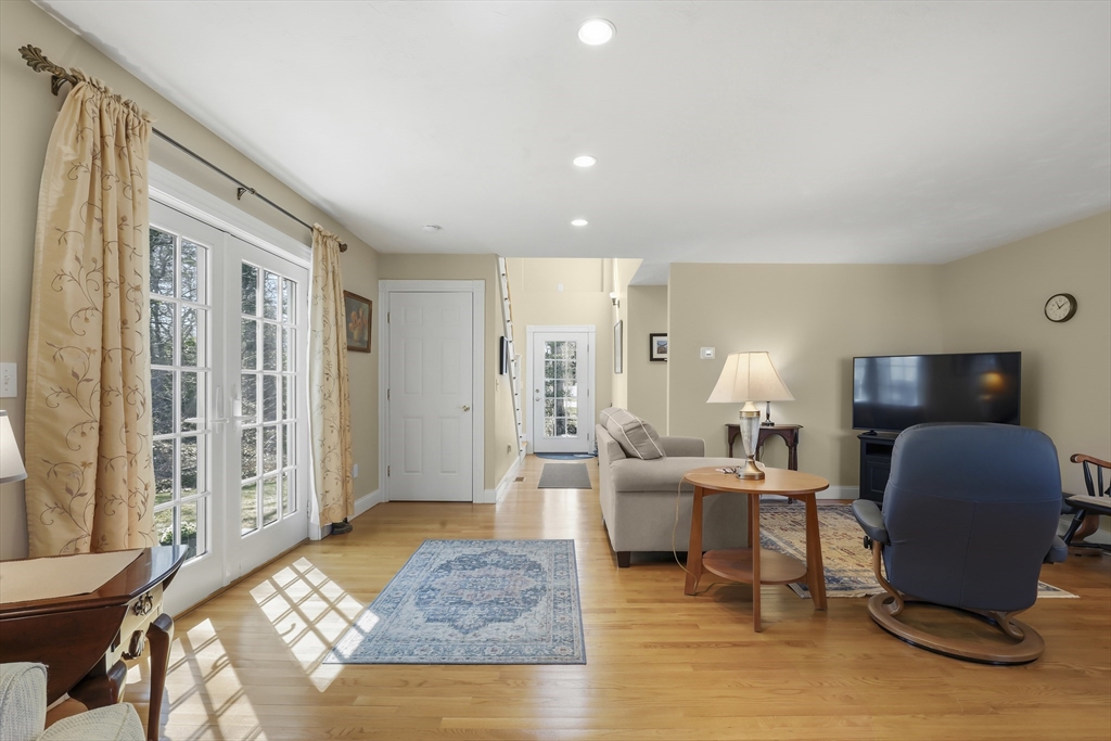 31 Hillside Ave