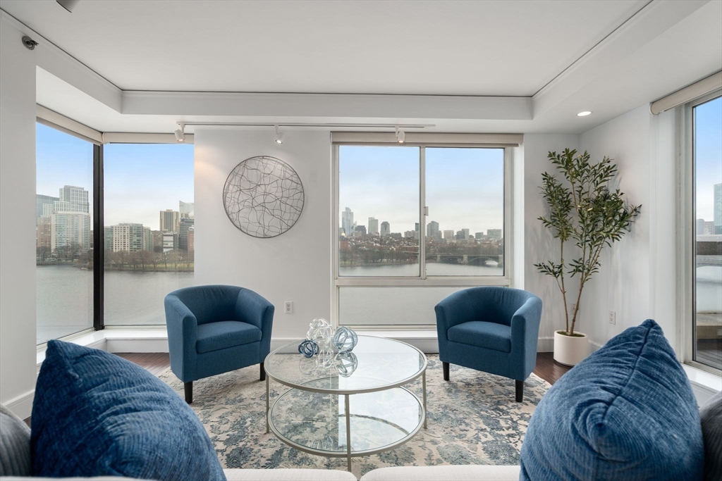 75-83 Cambridge Parkway E808