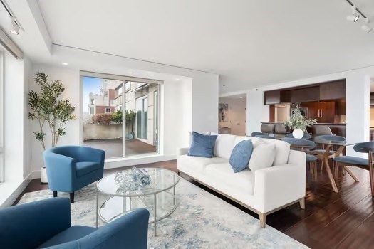 75-83 Cambridge Parkway E808