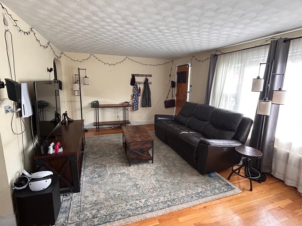 6 Bates Rd E Rd, Watertown, MA, 6 Bates Rd E Rd, Watertown, MA Photo #6