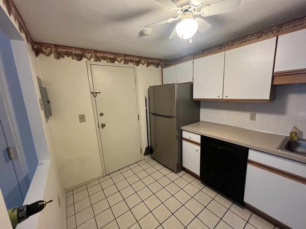 19 Fuller Rd 7