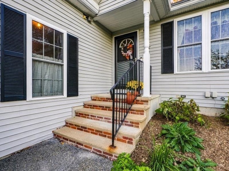 81 Country Squire Rd 81