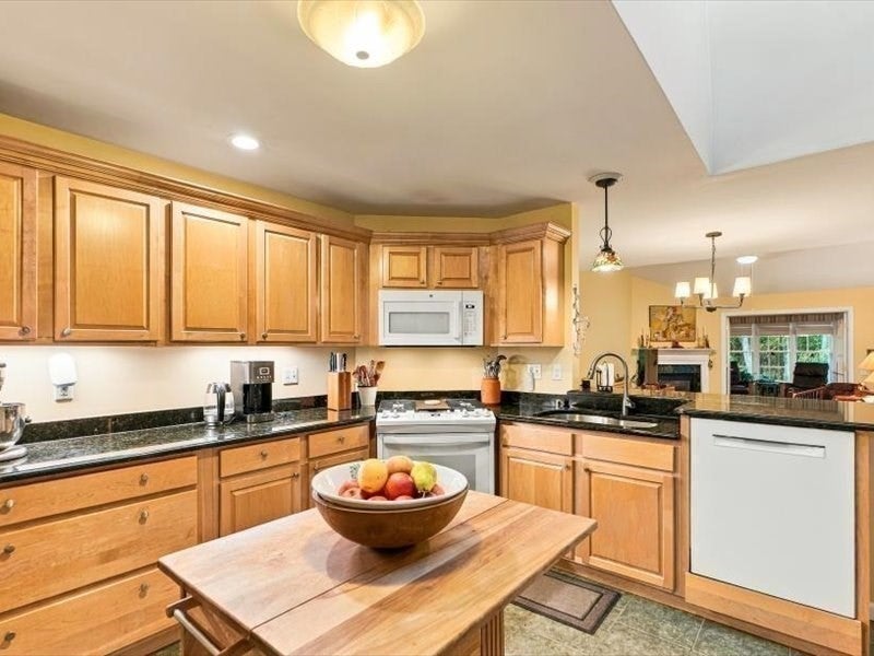 81 Country Squire Rd 81