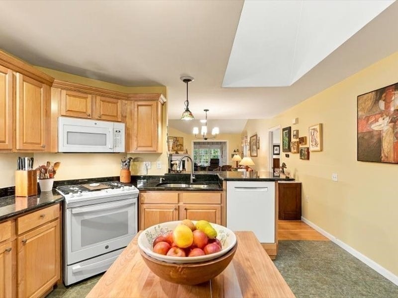 81 Country Squire Rd #81, Uxbridge, MA, 81 Country Squire Rd #81, Uxbridge, MA Photo #6