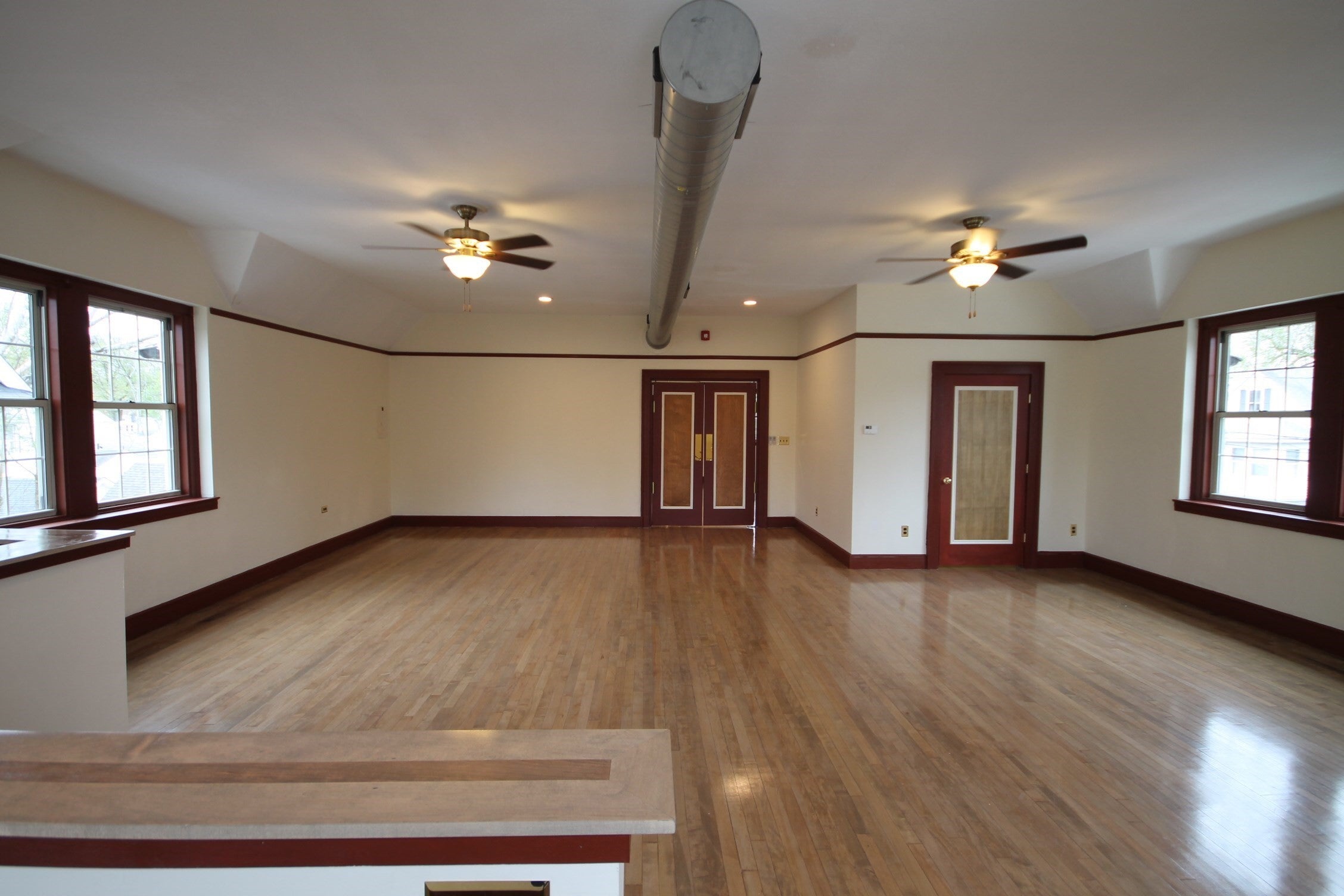 1043 Sumner Ave