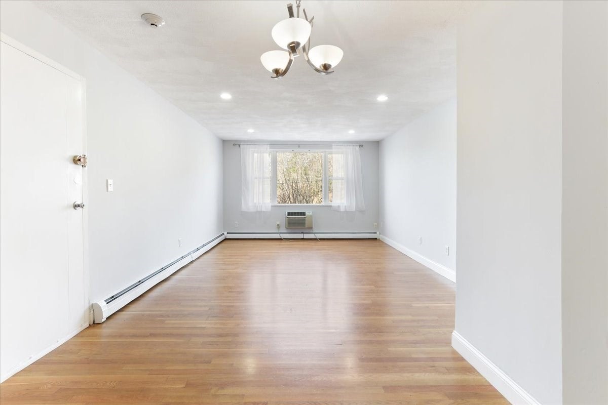 1105 Lexington Street 8-6