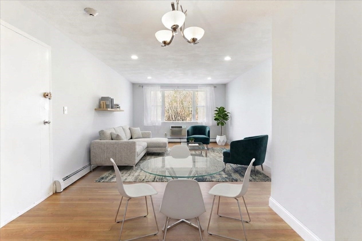 1105 Lexington Street 8-6