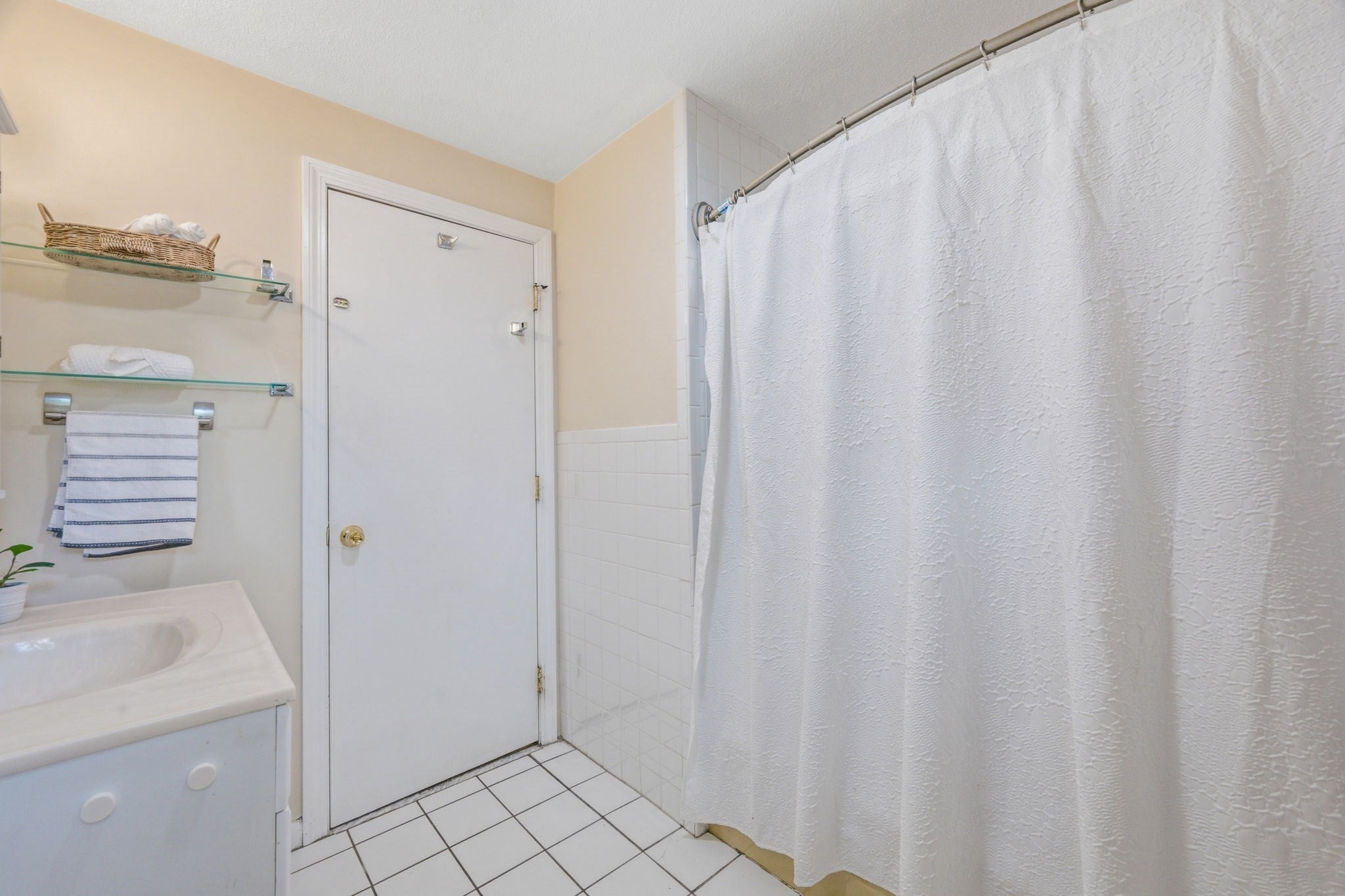 118-120 Edinboro St #118, Newton, MA, 118-120 Edinboro St #118, Newton, MA Photo #22