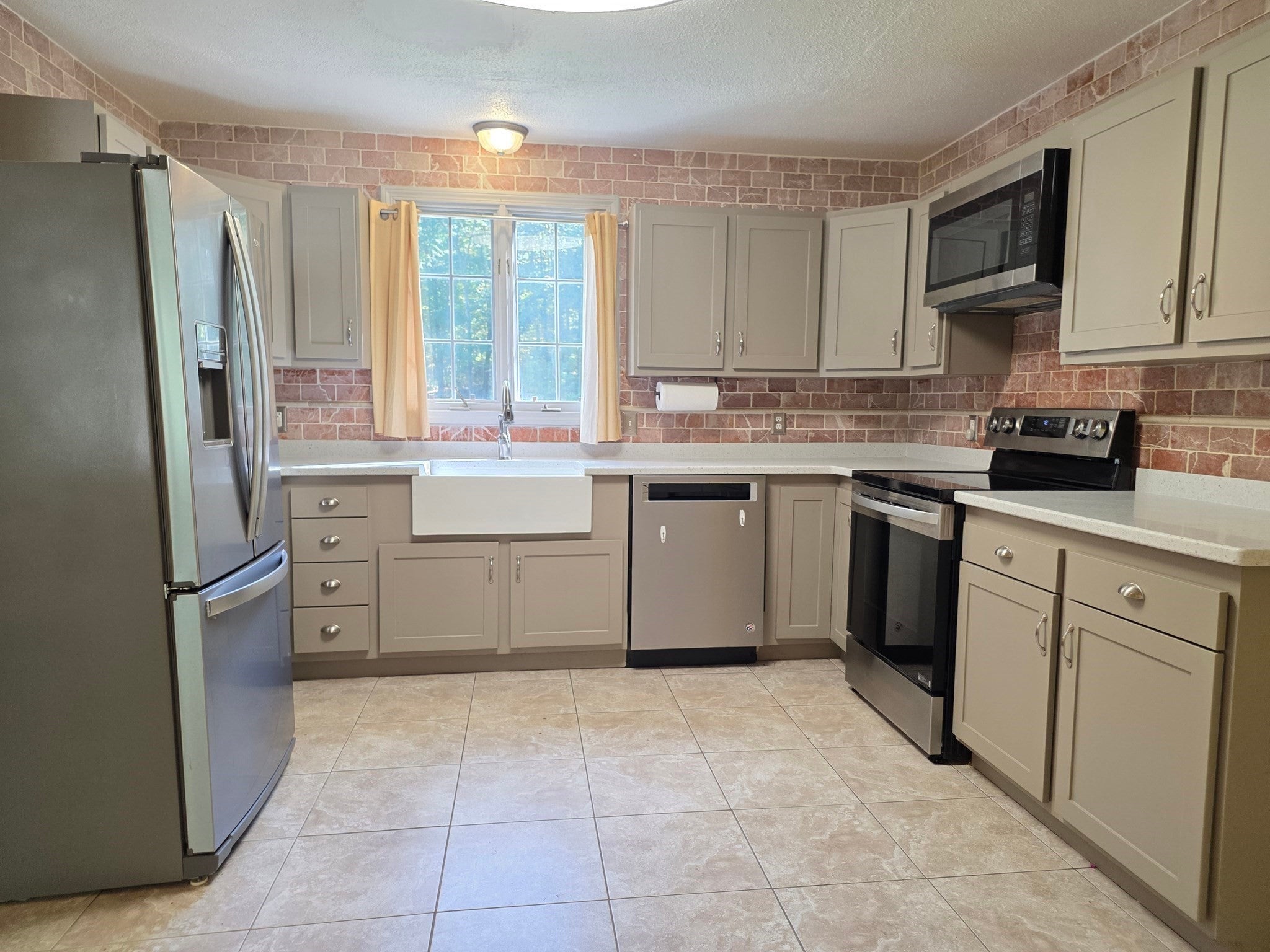 4 Joseph St, Dudley, MA Photo #5