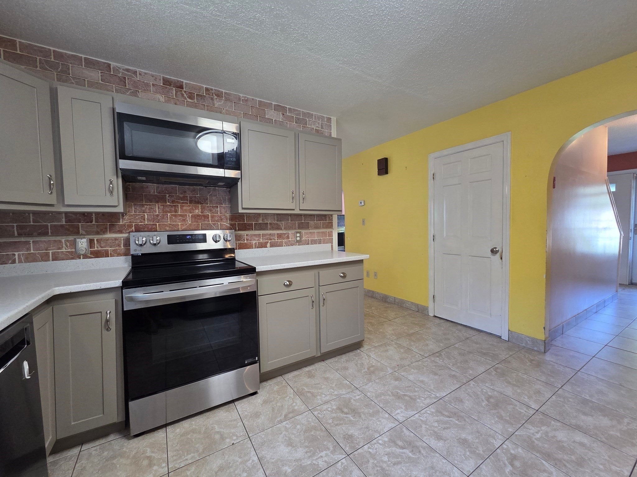 4 Joseph St, Dudley, MA Photo #7