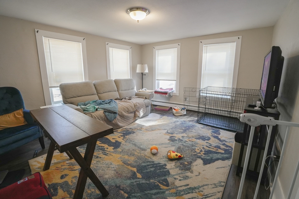 Pepperell, Massachusetts 01463, United States, 13 Bedrooms Bedrooms, ,11 BathroomsBathrooms,Residential,Pending,88392