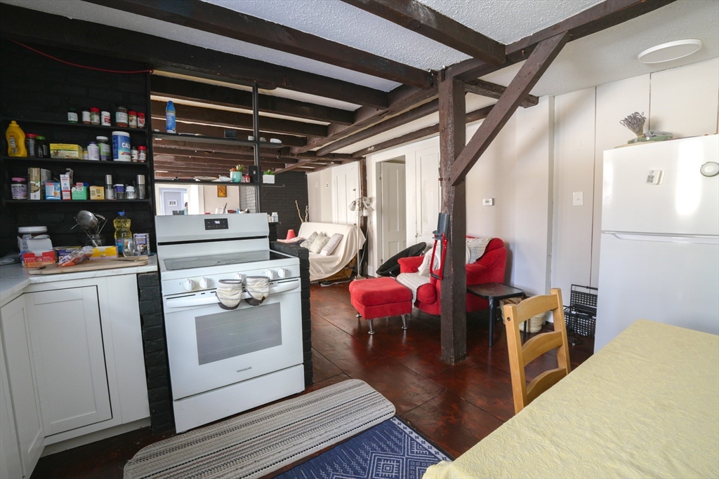 Pepperell, Massachusetts 01463, United States, 13 Bedrooms Bedrooms, ,11 BathroomsBathrooms,Residential,Pending,88392