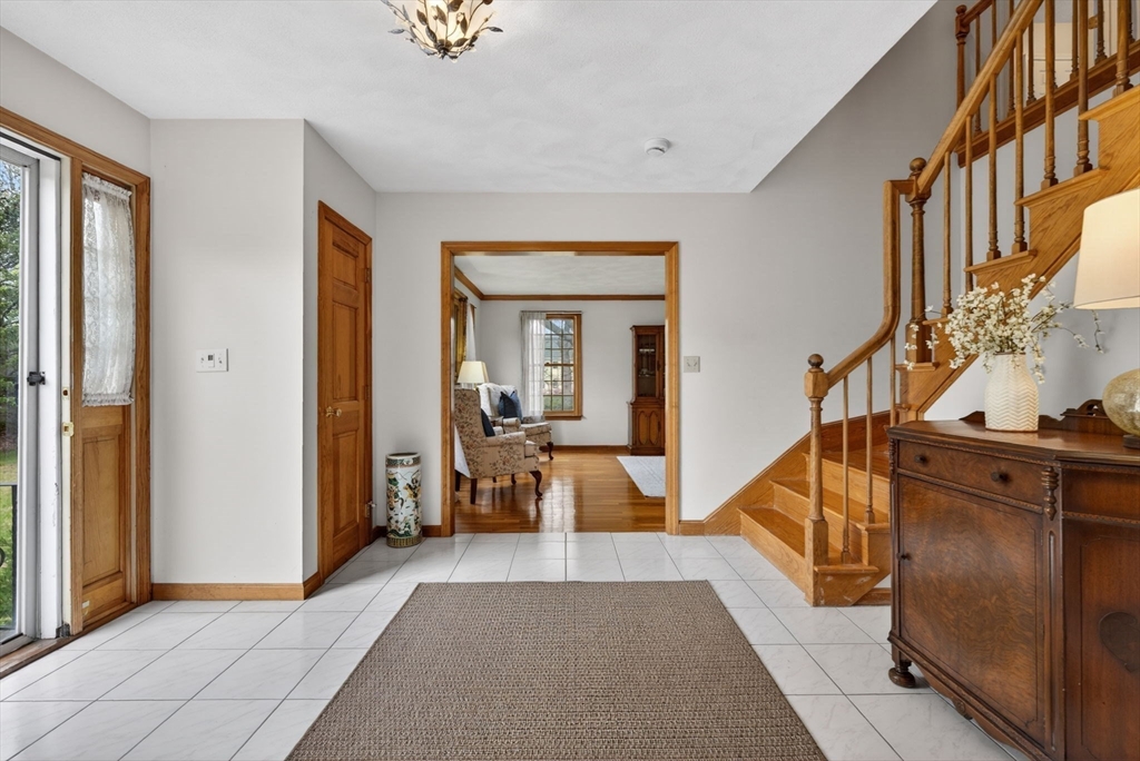 2 Stouffer Cir, Andover, MA Photo #4