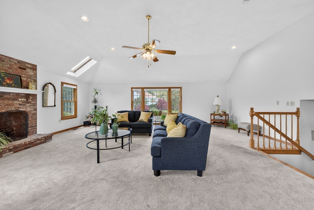 2 Stouffer Cir, Andover, MA Photo #19