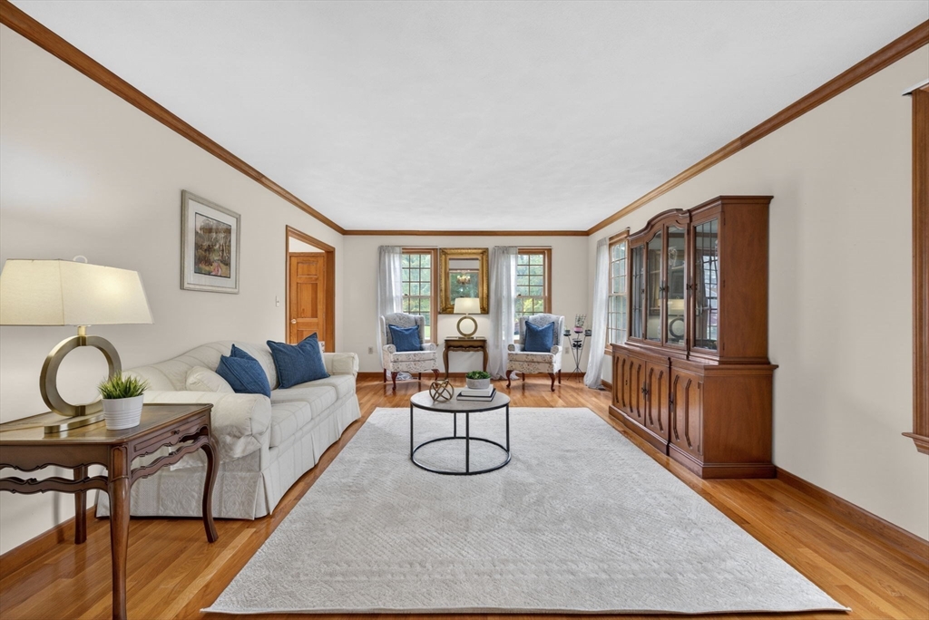 2 Stouffer Cir, Andover, MA Photo #6