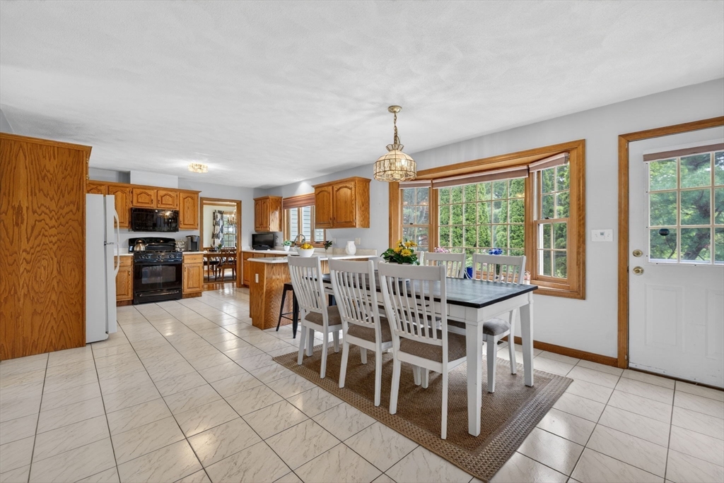 2 Stouffer Cir, Andover, MA Photo #9