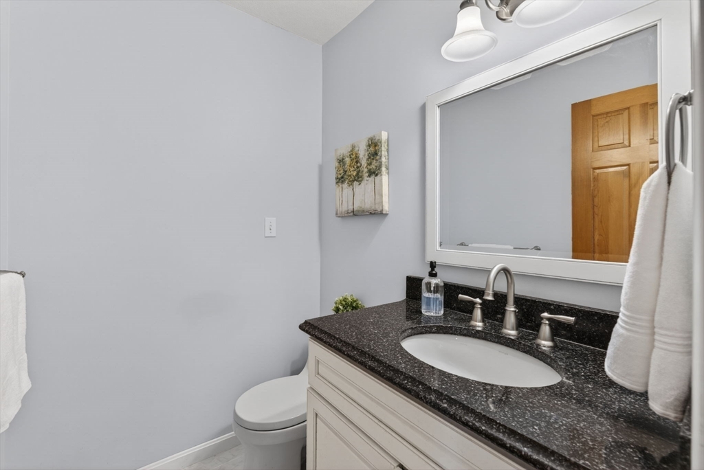 2 Stouffer Cir, Andover, MA Photo #22