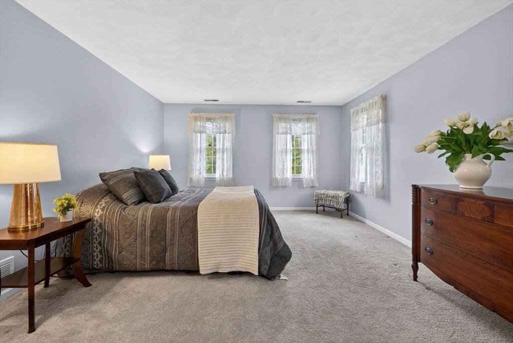 2 Stouffer Cir, Andover, MA Photo #26