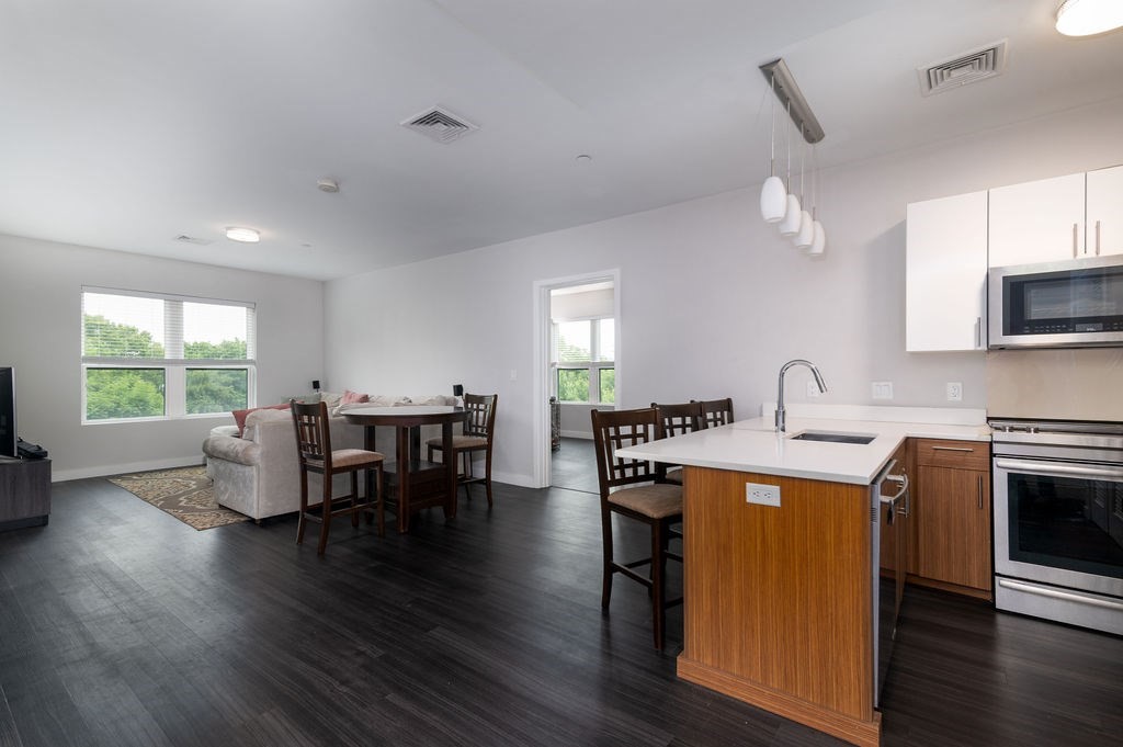 999 Hancock Street 513