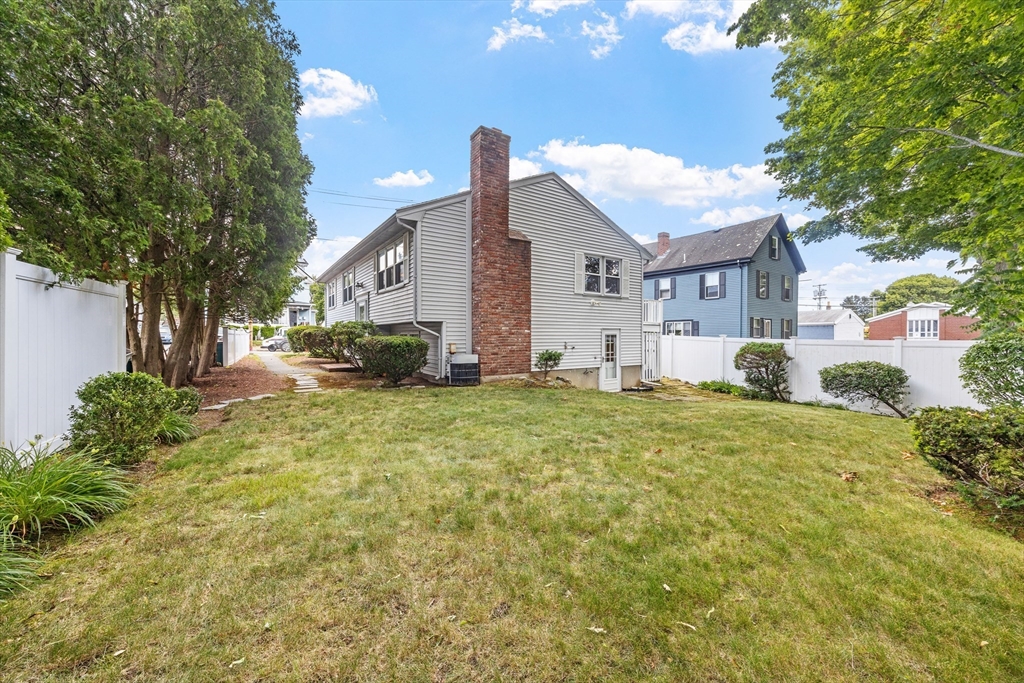 152 Bridge St