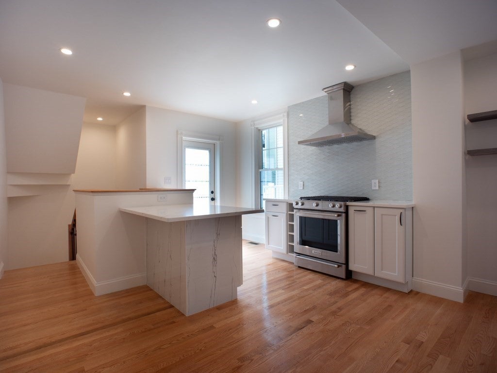 491 East 6th Street #1, Boston, MA Photo #2