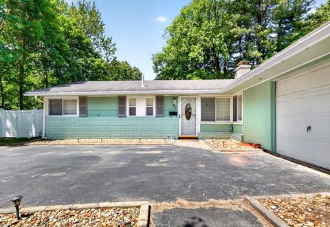 Photo of 20 Temi Rd, Framingham, MA 01701 (MLS # 73533071)