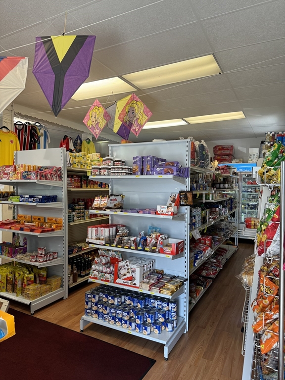 Watertown, Massachusetts 02472, United States, ,Commercial,Pending,48105