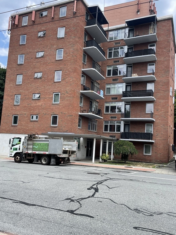 125 Trapelo Rd 1