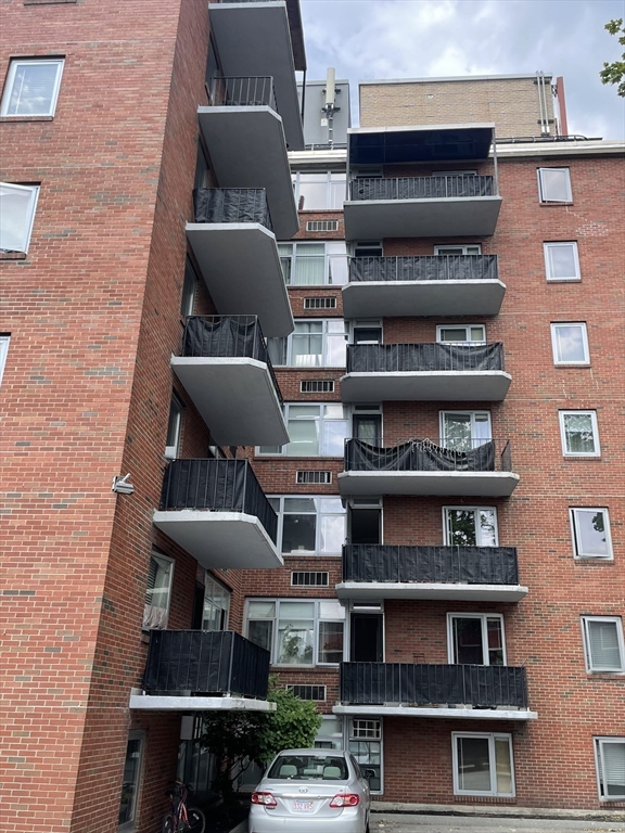 125 Trapelo Rd 1