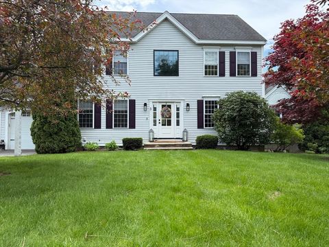 5 Cortland Dr Hudson MA 01749