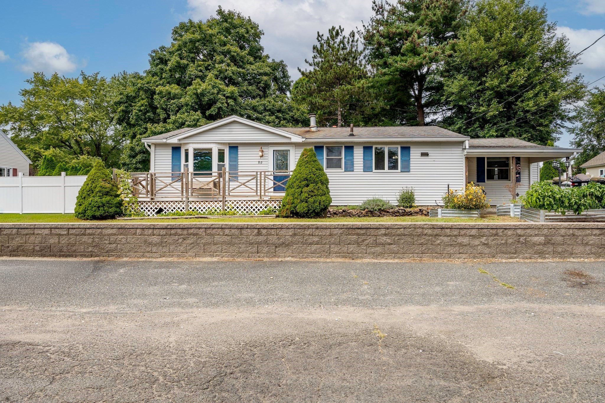 80 Quartus St, Chicopee, MA, 80 Quartus St, Chicopee, MA Photo #3