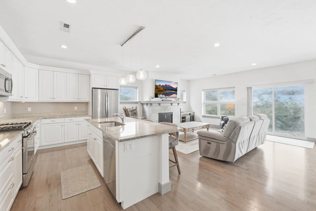 8 Lantern Way #8, Ashland, MA, 8 Lantern Way #8, Ashland, MA Photo #11