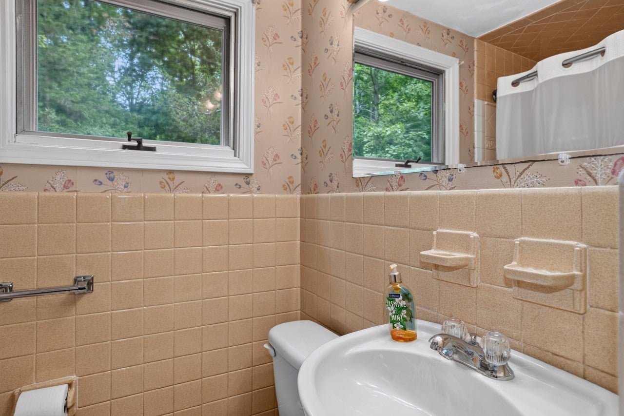 801 Winter St, Holliston, MA, 801 Winter St, Holliston, MA Photo #14