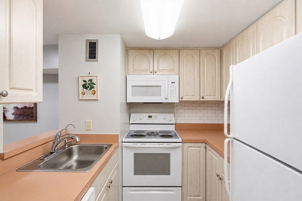 11 Margin Street #6, Lynn, MA, 11 Margin Street #6, Lynn, MA Photo #6