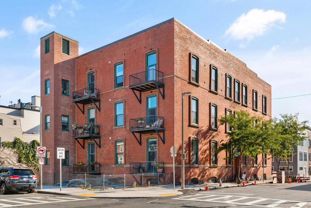 125 B Street 4D