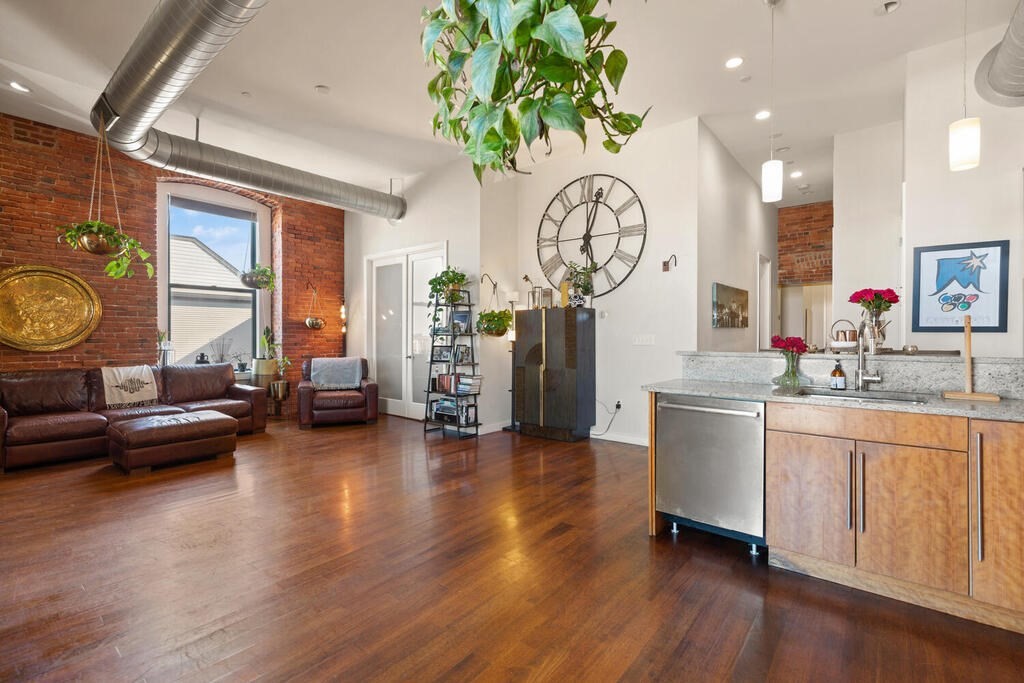 125 B Street 4D